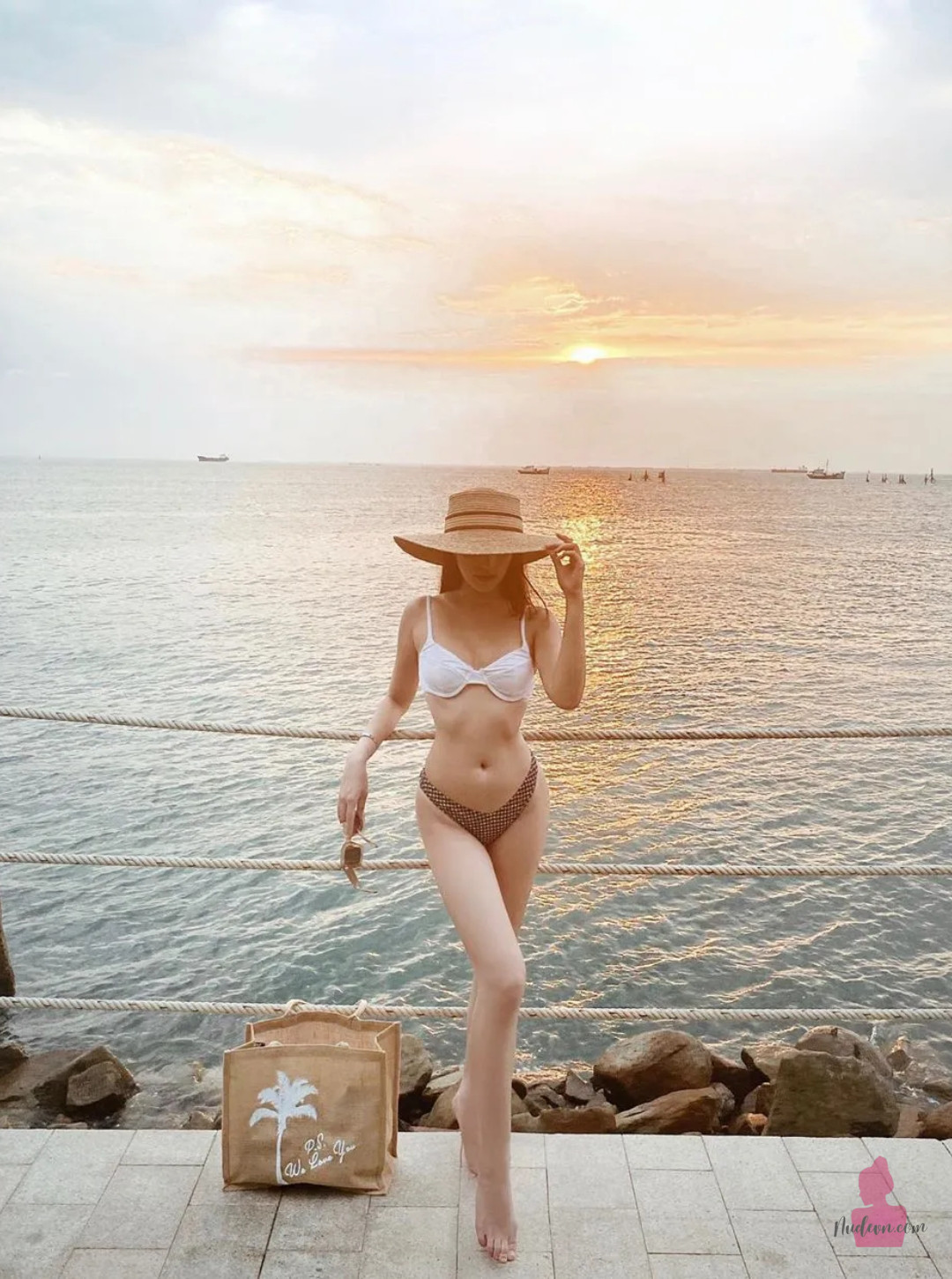 Jolie Nguyễn nude (6)