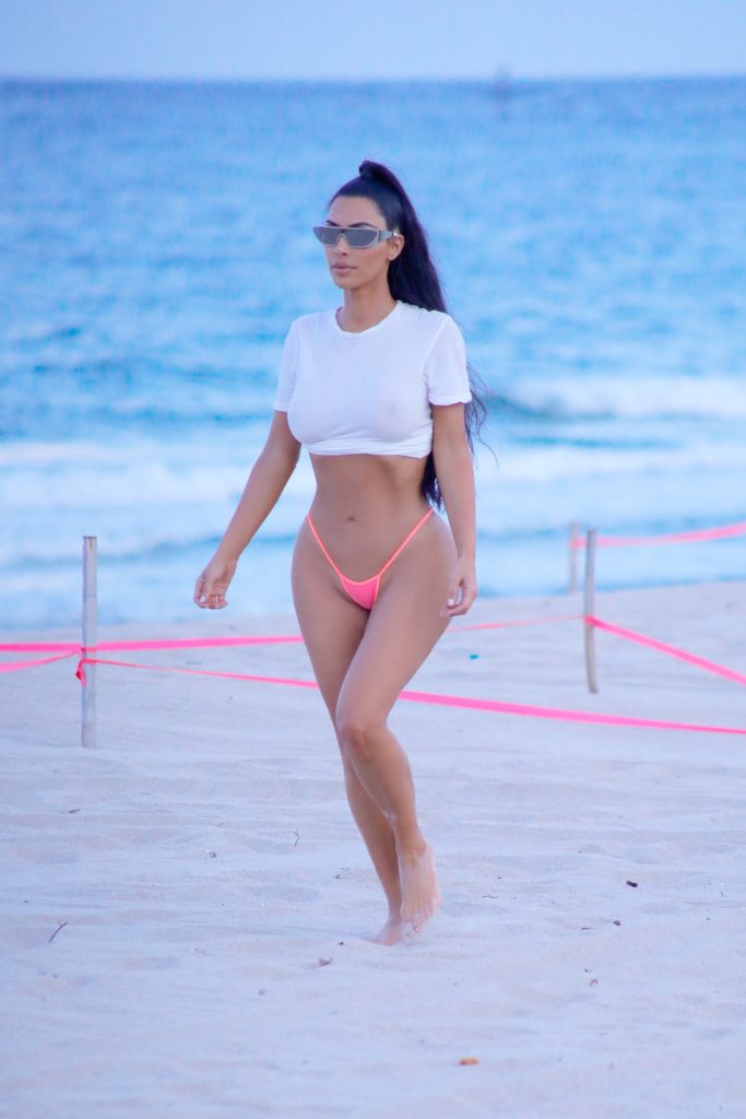 Kim kardashian nude 11 nudevn.com Kim Kardashian nude