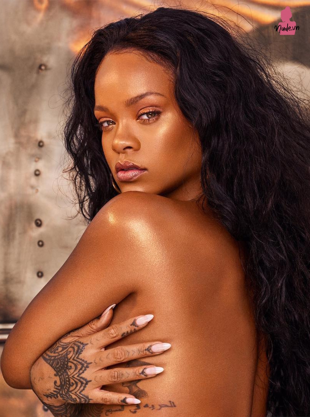 Rihanna được yêu thích vởi nét quyến rũ táo bạo và làn da nâu khỏe khoắn