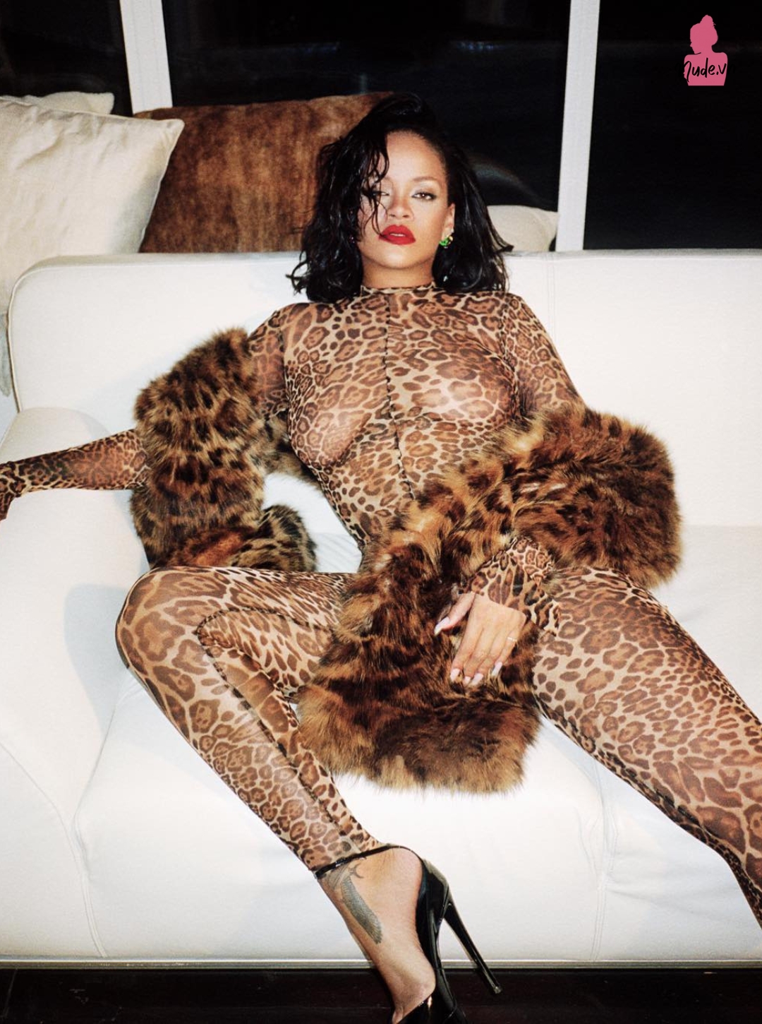 Sexy của Rihanna đôi khi lại là sự phản cảm trong mắt khán giả